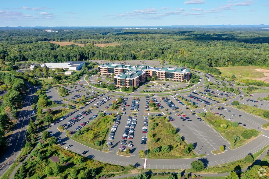 More Photos Of 1 Griffin Rd N, Windsor Office For Sale