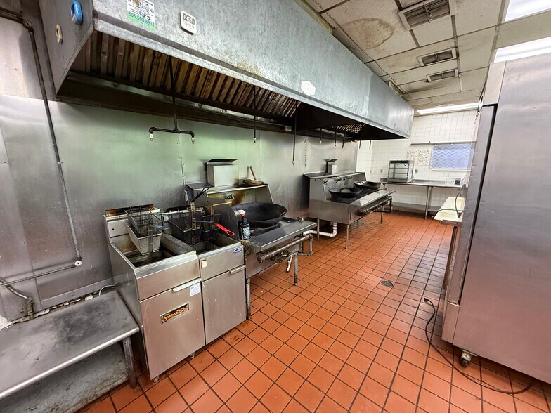 More Photos Of 18053-18065 NW 27th Ave, Miami Gardens Unknown For Lease