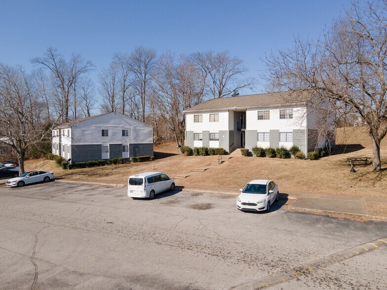 More Photos Of 1351 Avondale Dr, Clarksville Apartments For Sale