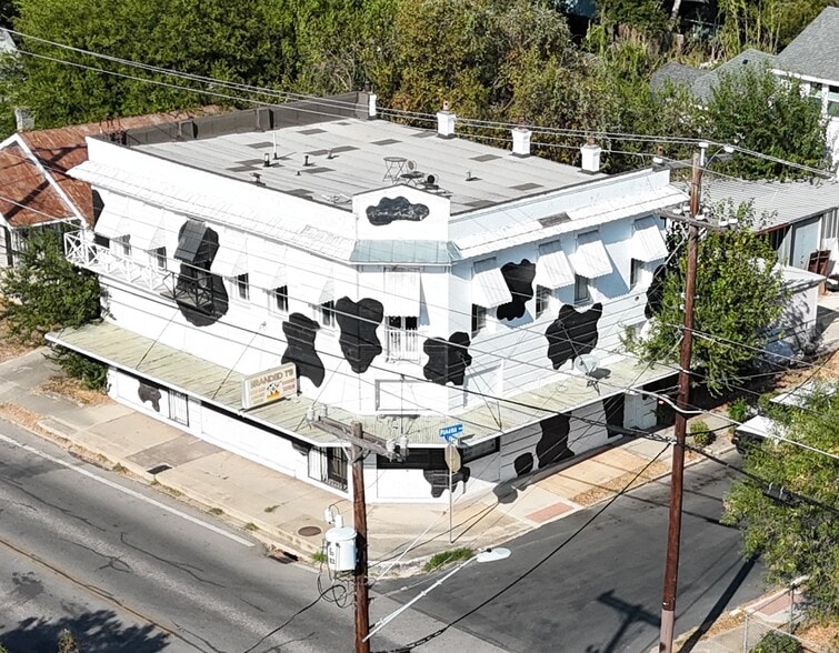 More Photos Of 1720 S Presa St, San Antonio Freestanding For Sale