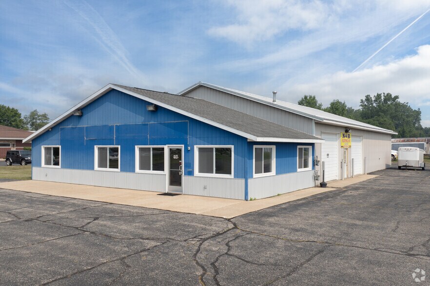 Primary Photo Of 4675 E Pickard St, Mount Pleasant Manufacturing For Lease