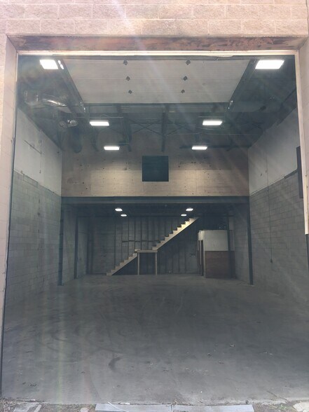 More Photos Of 662 Clark Rd, Tewksbury Warehouse For Lease