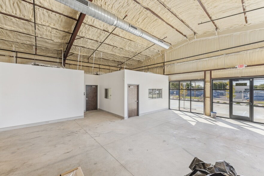 More Photos Of 3305 Century Dr, Rowlett Showroom For Sale