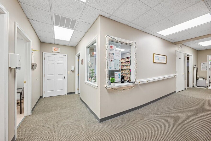 More Photos Of 301-302 Towne Centre Dr, Hillsborough Medical For Sale