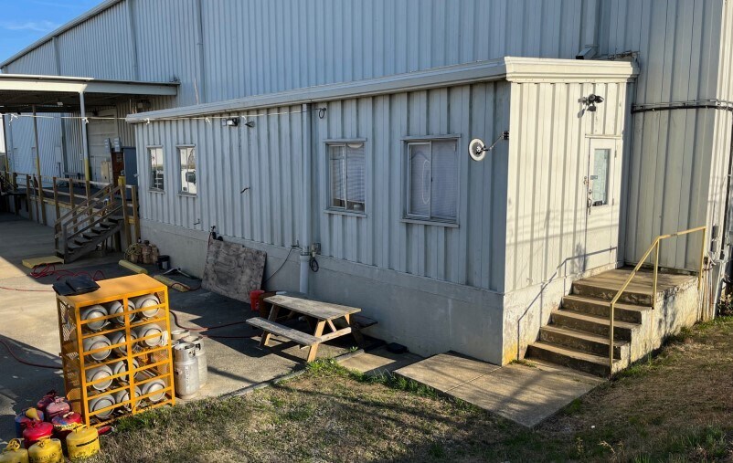 More Photos Of 3205 Commerce Rd, Richmond Warehouse For Lease