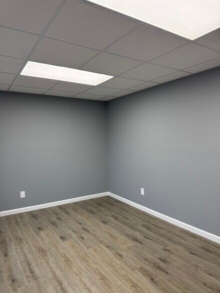 More Photos Of 128 Front St, Mineola Office For Sale