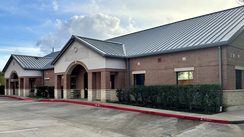 More Photos Of 3030 Edgewater Blvd, Sugar Land Medical For Sale