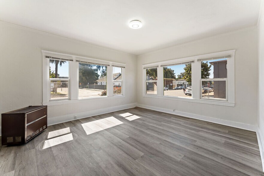 More Photos Of 646 42nd, Oakland Apartments For Sale