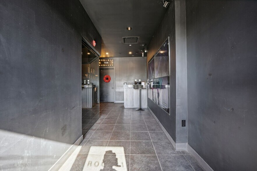 More Photos Of 400 Bergen Blvd, Palisades Park General Retail For Lease