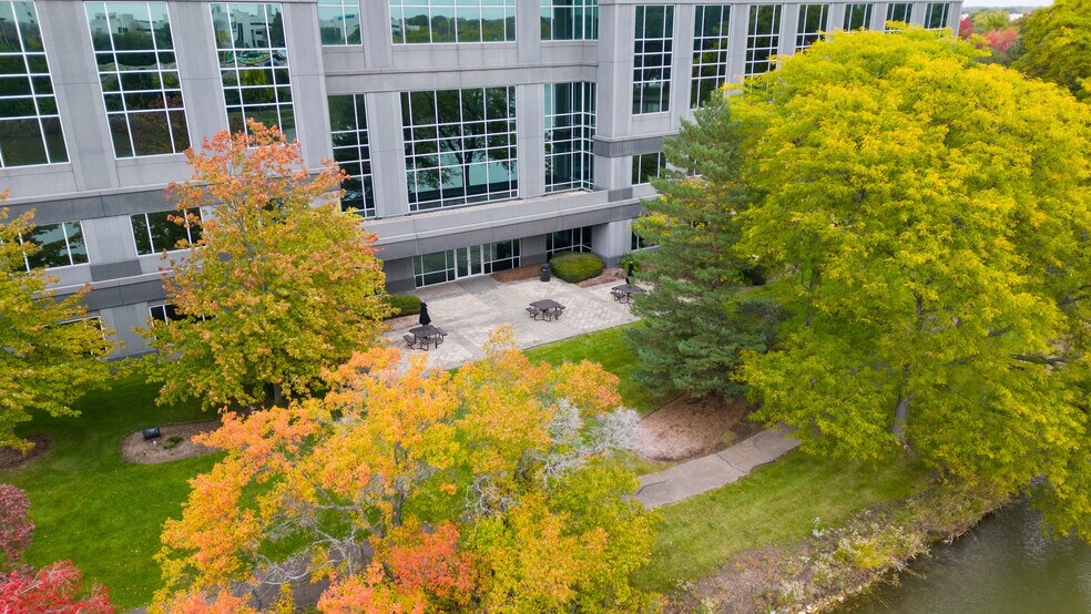 More Photos Of 2056 Westings Ave, Naperville Office For Sale