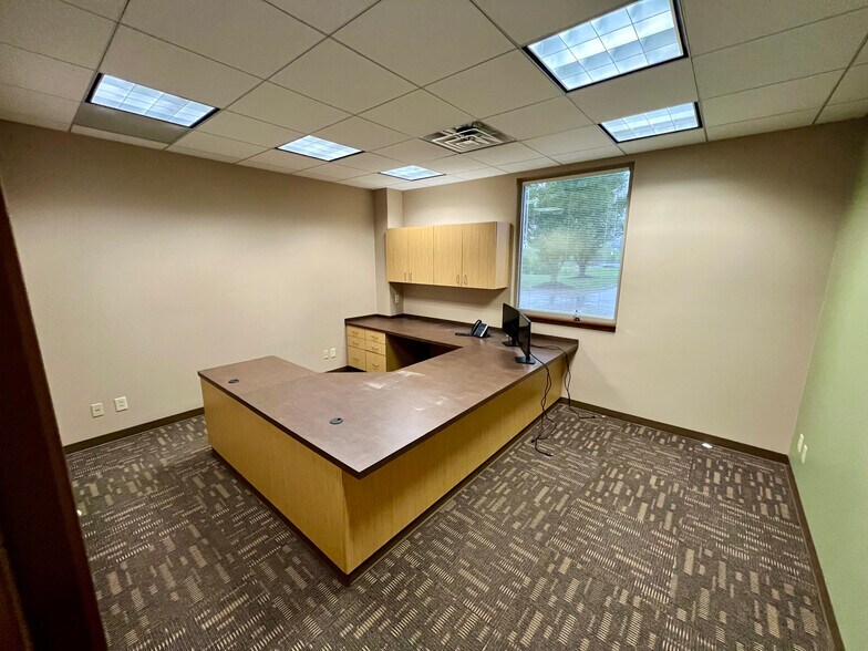 More Photos Of 2903-2915 Enterprise Dr, Anderson Office For Lease