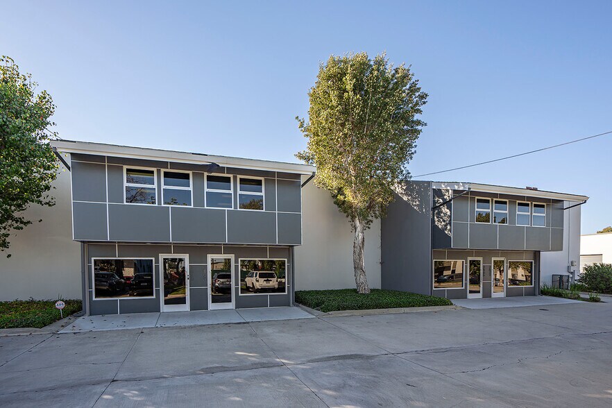 More Photos Of 2829-2871 Gundry Ave, Signal Hill Warehouse For Sale
