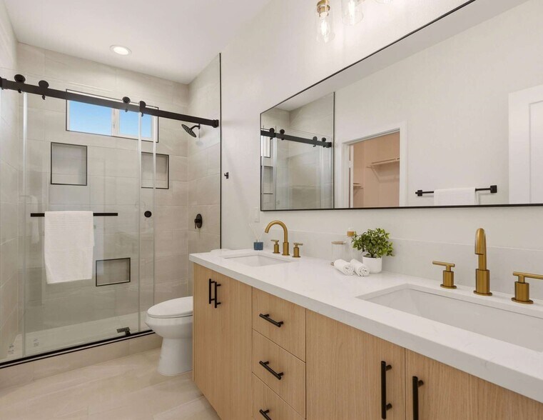 More Photos Of 5824 Persepolis Ct, Riverside Multifamily For Sale