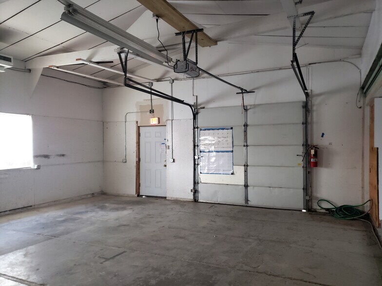 More Photos Of 348 Hokum Rock Rd, South Dennis Warehouse For Sale