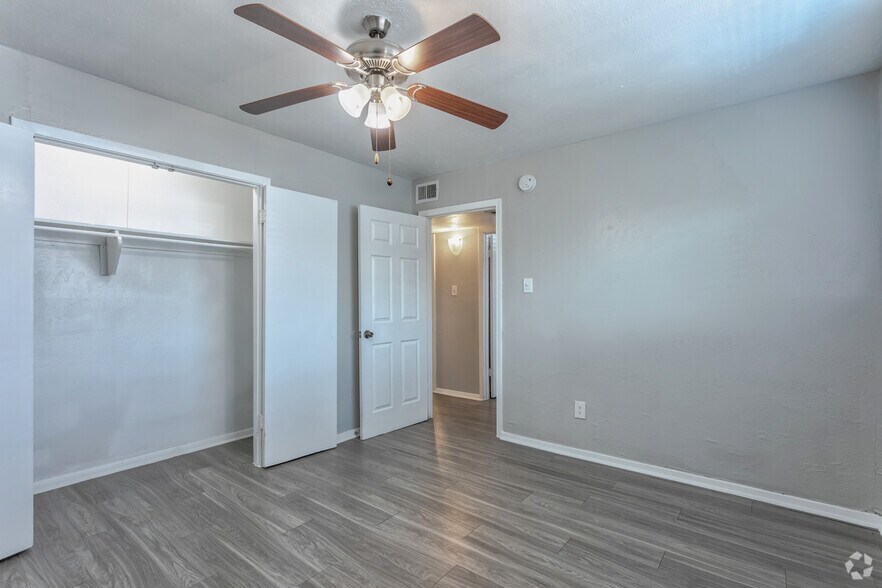 More Photos Of 2710 W Walnut St, Garland Apartments For Sale