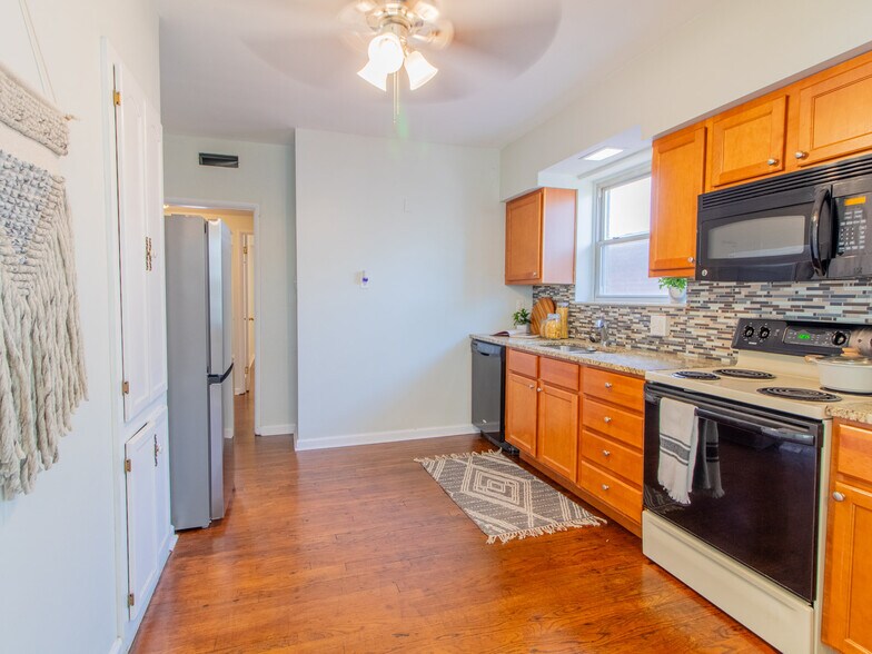 More Photos Of 5036 Tholozan Ave, Saint Louis Multifamily For Sale