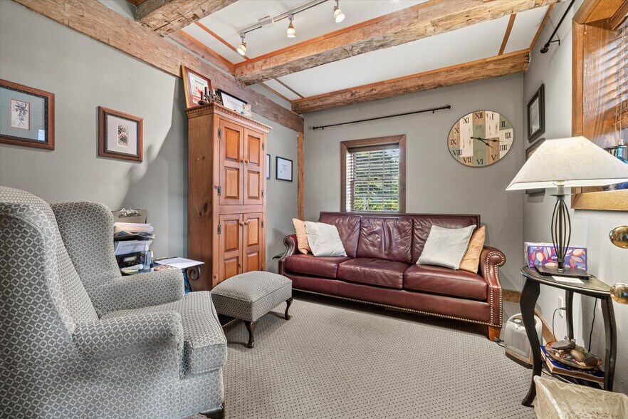 More Photos Of 14135 N Cedarburg Rd, Mequon Office For Lease
