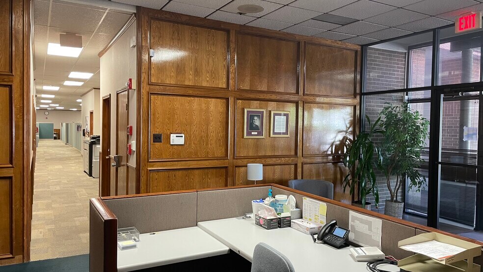 More Photos Of 2801 S Interstate 35 S, Austin Loft Creative Space For Lease