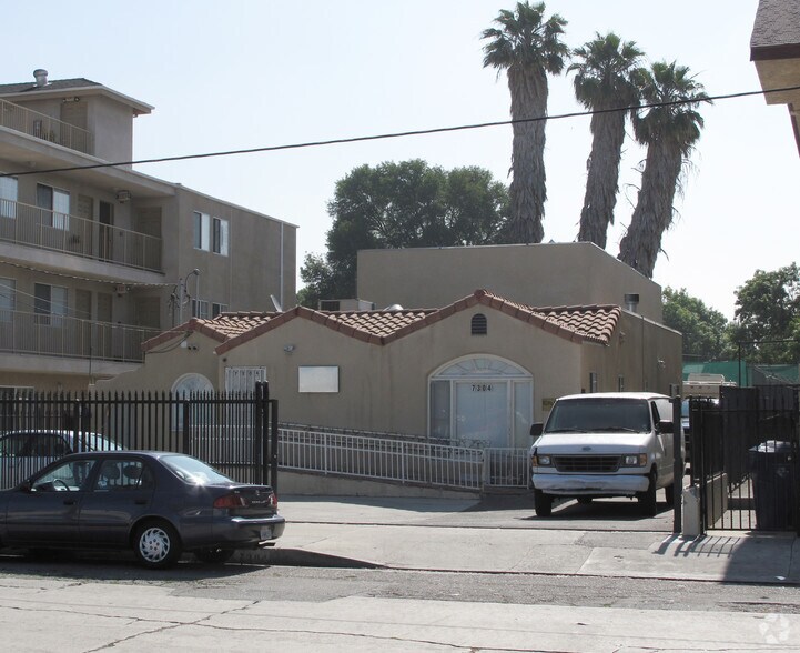 More Photos Of 7304 Canby Ave, Reseda Freestanding For Sale