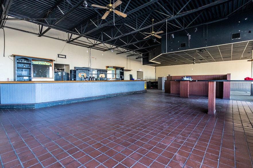 More Photos Of 1195 Lincoln Ave, Lockport General Retail For Lease