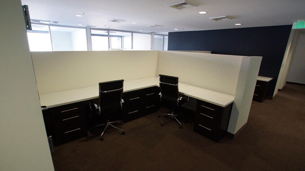 More Photos Of 500 S Palm Canyon Dr, Palm Springs Office For Lease