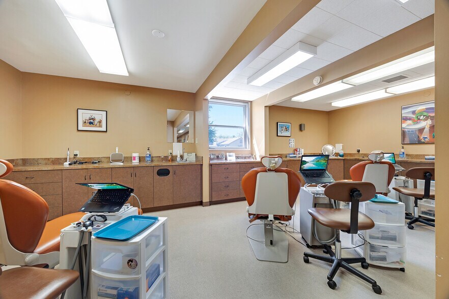 More Photos Of 405 Cedar St, Pleasant Hill Medical For Sale