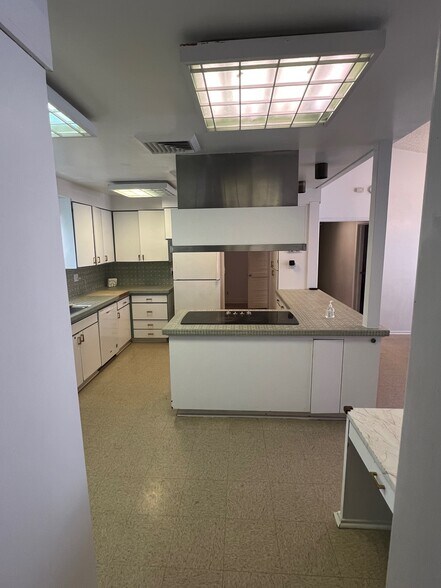 More Photos Of 1685 Cypress Dr, El Centro Healthcare For Lease