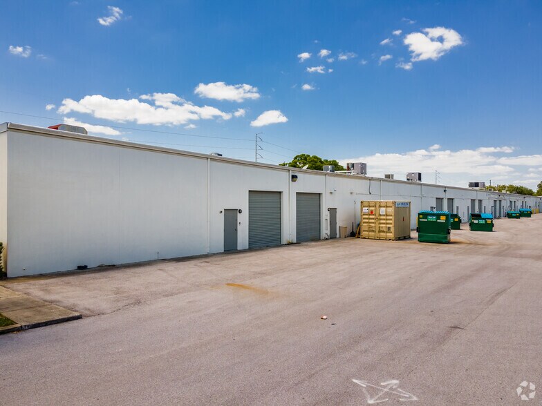 More Photos Of 12505 Starkey Rd, Largo Light Distribution For Lease
