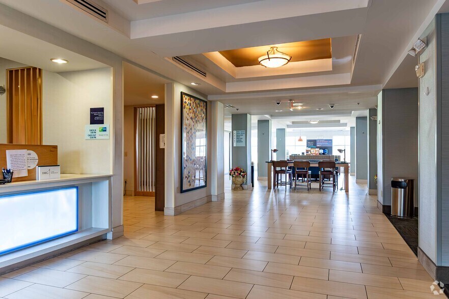 More Photos Of 80 Old Nicolette Rd, Mineral Wells Hotel For Sale