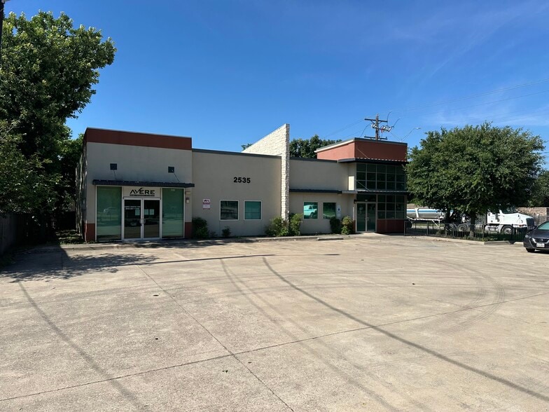 More Photos Of 2535 Charlotte St, Denton Medical For Lease