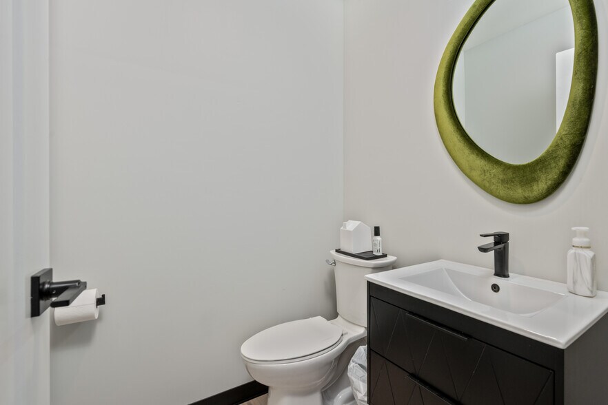 More Photos Of 840 Main St, Charlestown Office For Sale