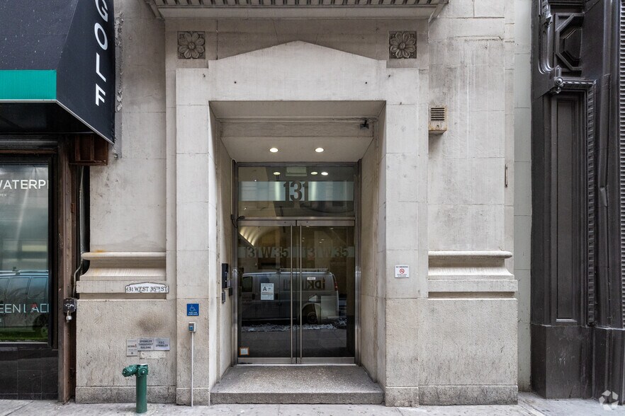 More Photos Of 131 W 35th St, New York Office For Lease