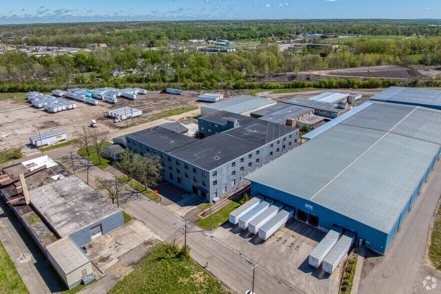 More Photos Of 1811 Factory St, Kalamazoo Manufacturing For Lease