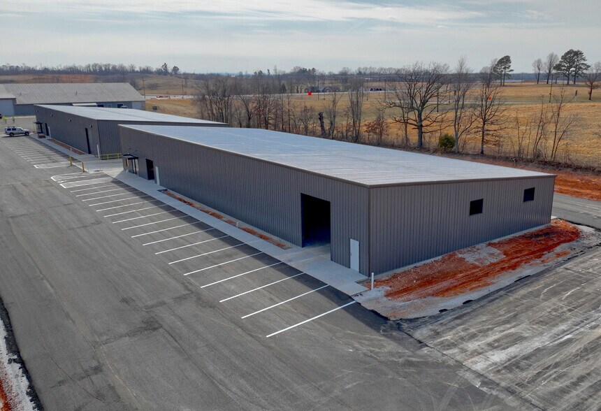 More Photos Of 1894 E 1st Ave, Bentonville Industrial For Lease