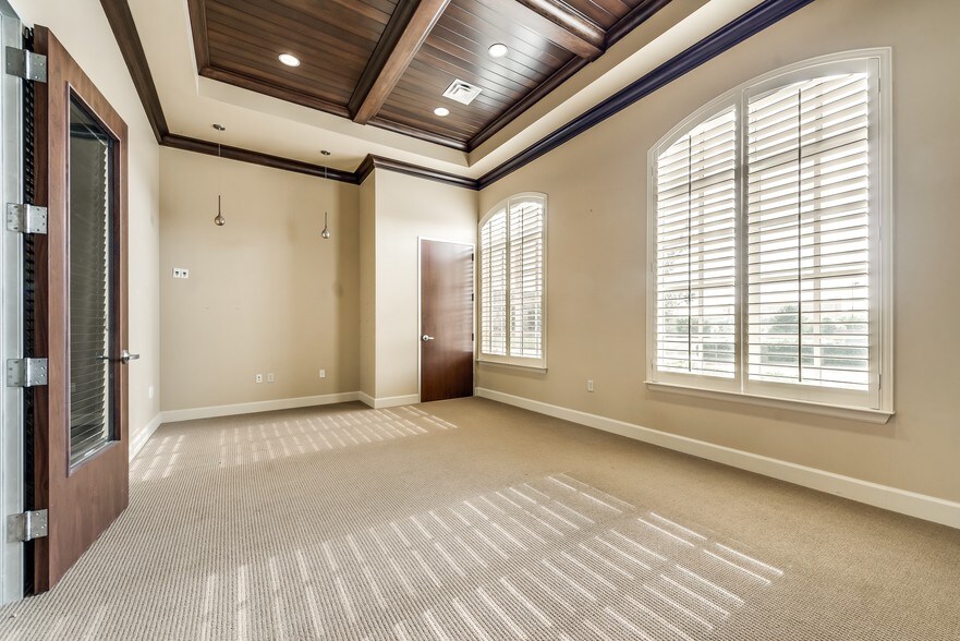 More Photos Of 7700 San Jacinto Pl, Plano Medical For Lease