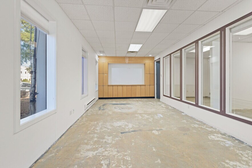 More Photos Of 1700 55th St, Boulder Warehouse For Sale