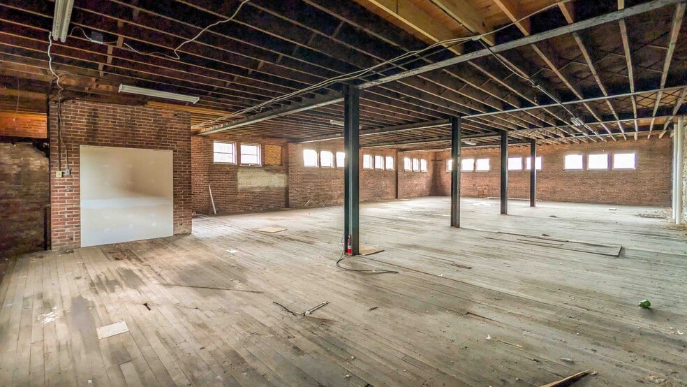 More Photos Of 301 W Water St, Sandusky Restaurant For Sale
