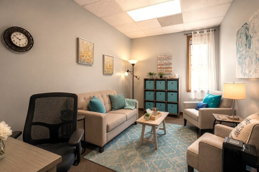 More Photos Of 850 W Bartlett Rd, Bartlett Medical For Sale