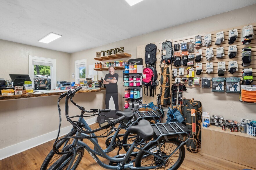 More Photos Of 541 Spokane Ave, Whitefish Office For Sale