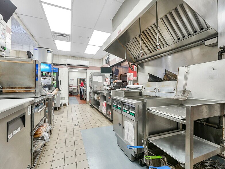More Photos Of 51 Kaska Rd, Sherwood Park Fast Food For Sale