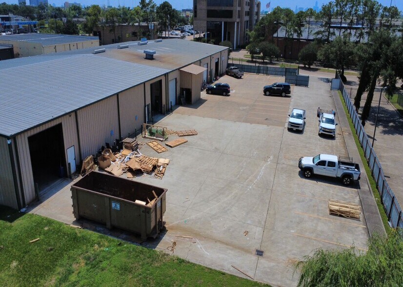 More Photos Of 4748 Sherwood Ln, Houston Warehouse For Lease