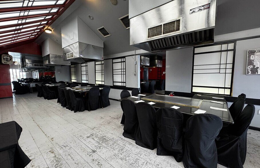 More Photos Of 500 City Island Ave, Bronx Restaurant For Sale
