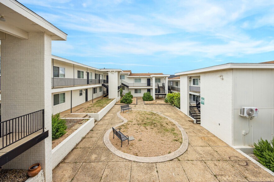 More Photos Of 1304 McKie Dr, Austin Apartments For Sale