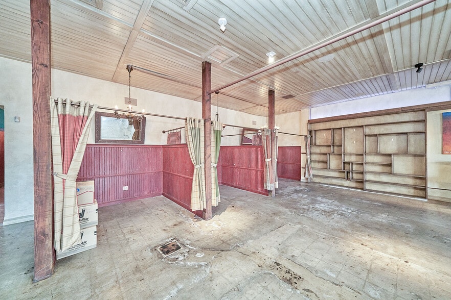 More Photos Of 1076-1080 S Fairfax Ave, Los Angeles Restaurant For Sale