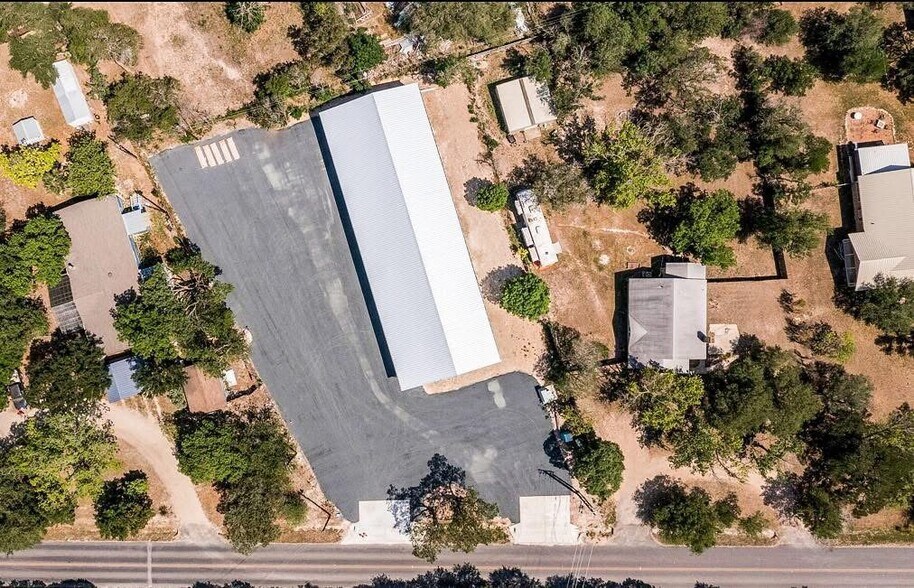 More Photos Of 203 Goat Creek Cutoff Rd, Kerrville Warehouse For Lease