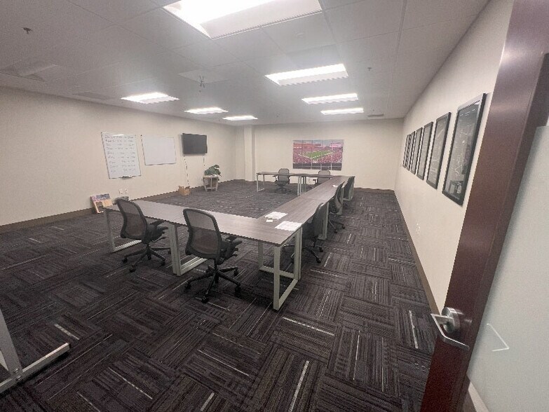 More Photos Of 14450 N 46th St, Clearwater Office For Lease