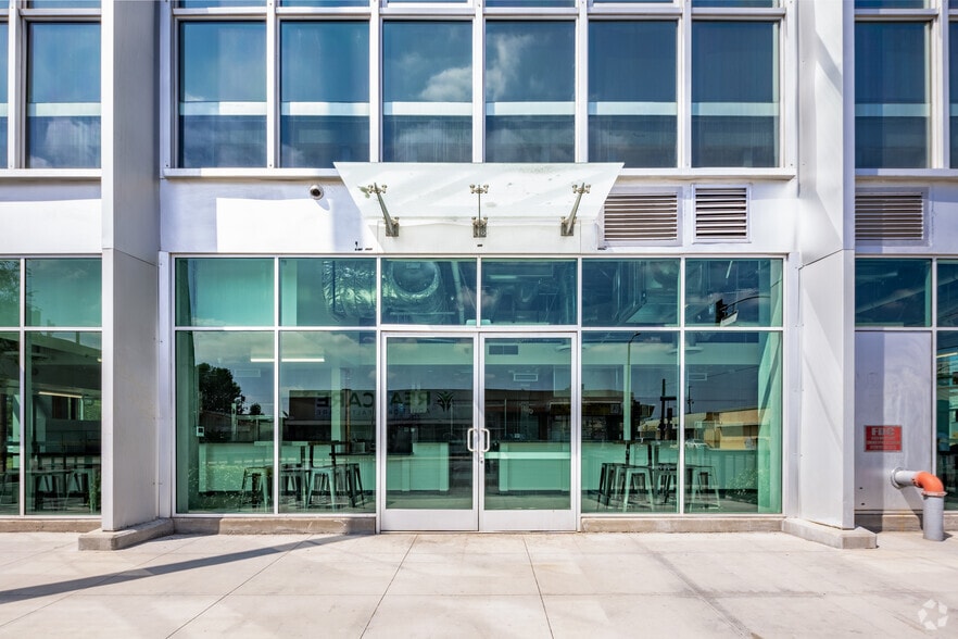 More Photos Of 8155 Van Nuys Blvd, Panorama City Apartments For Lease