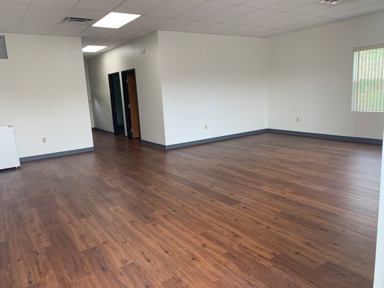 More Photos Of 390 American Way, Weirton Office For Lease