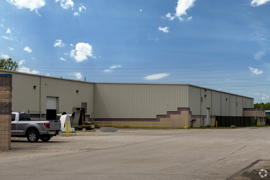 More Photos Of 1350 Moore Rd, Avon Warehouse For Lease