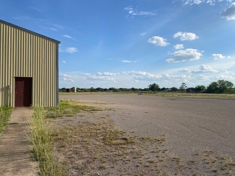 More Photos Of 8051 Seymour Hwy, Wichita Falls Warehouse For Lease